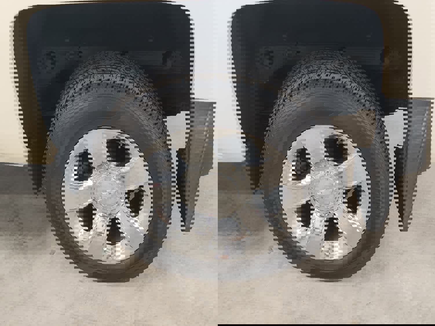 Used 2015 Chevrolet Silverado 1500 LTZ Z71 w/ Custom Sport Edition image 13