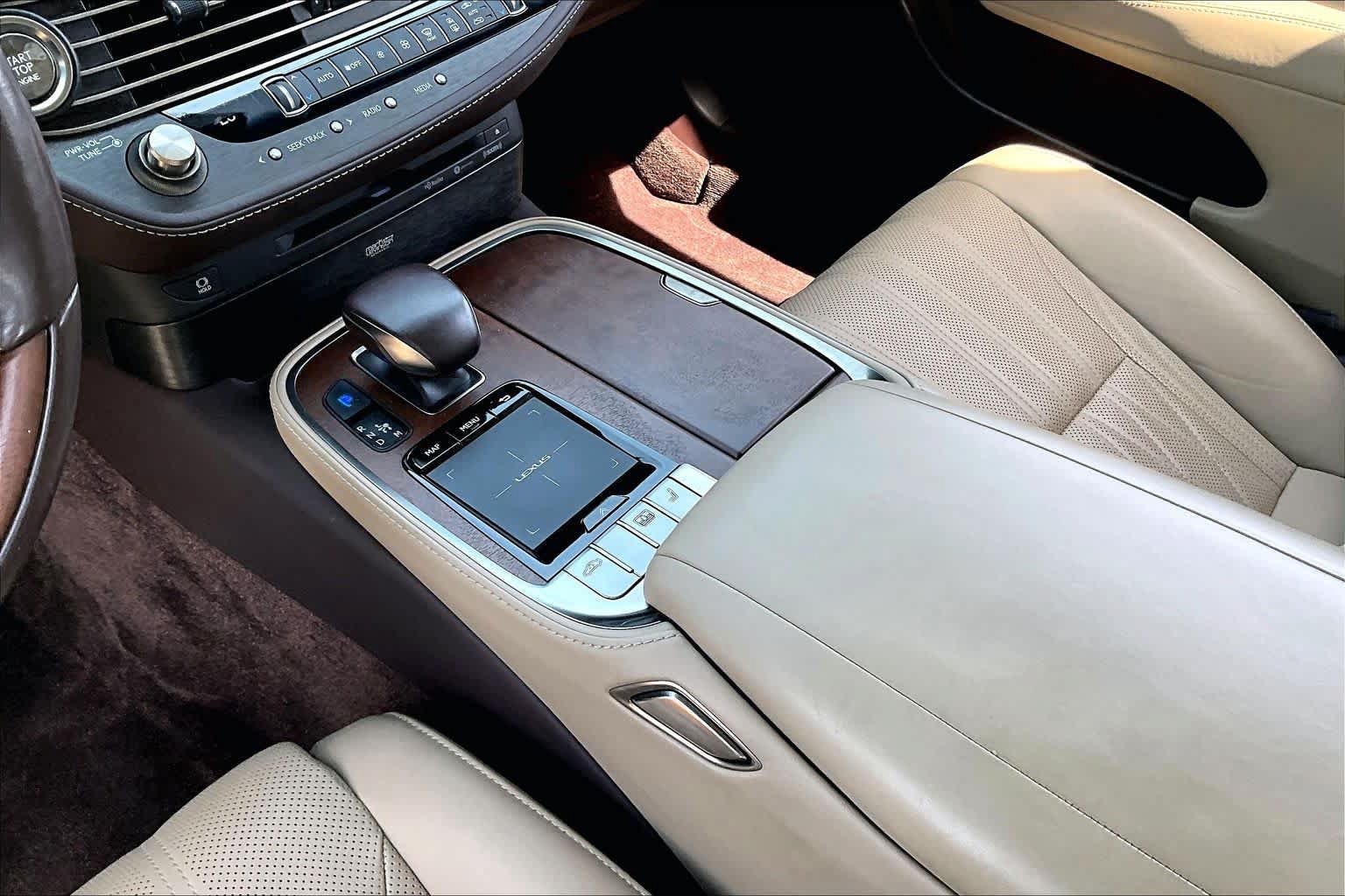 Used 2020 Lexus LS 500 w/ Interior Upgrade Package RWD image 15