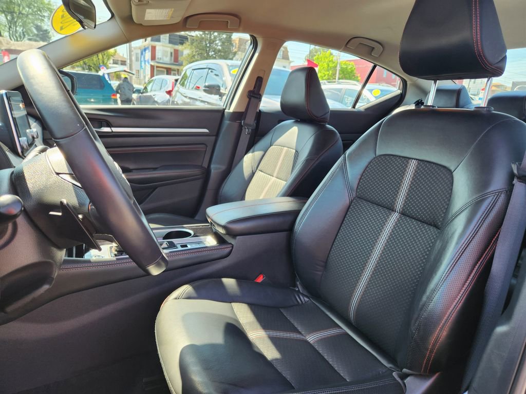 Used 2023 Nissan Altima 2.5 SR AWD/4WD image 10