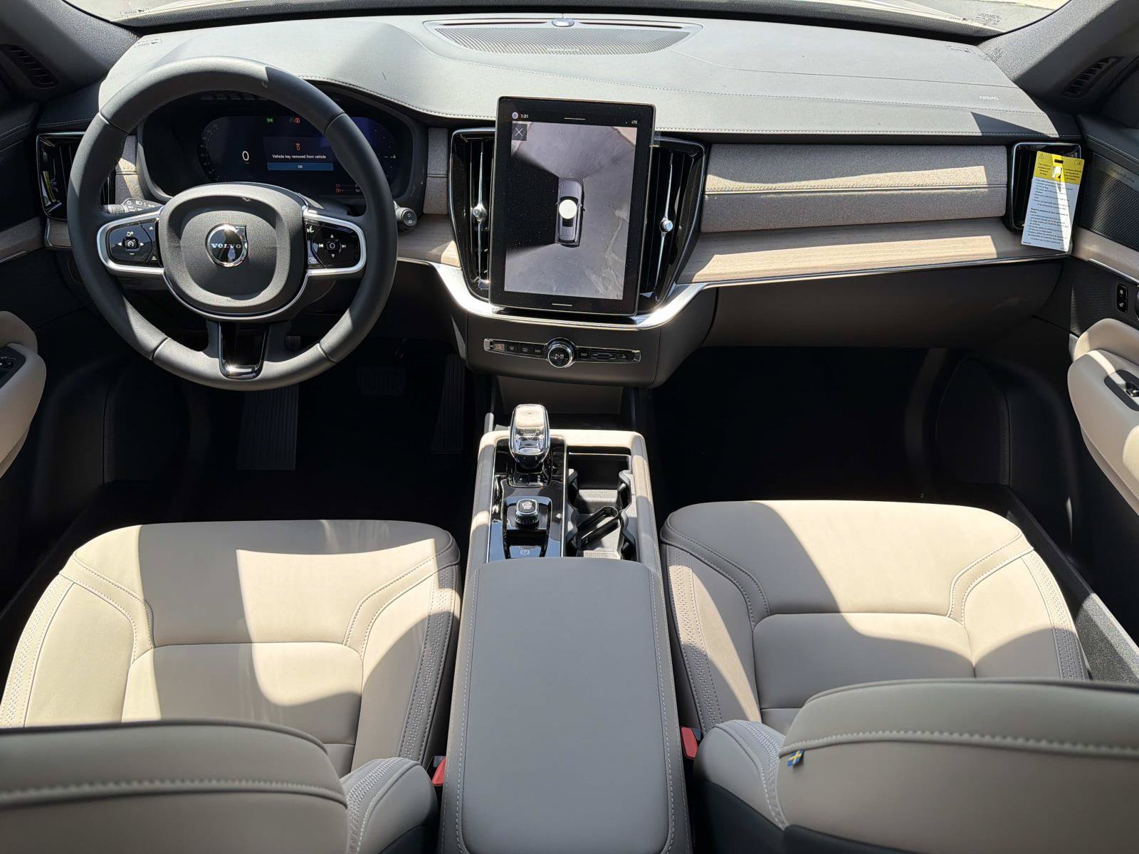 New 2026 Volvo XC90 T8 Plus AWD/4WD image 7