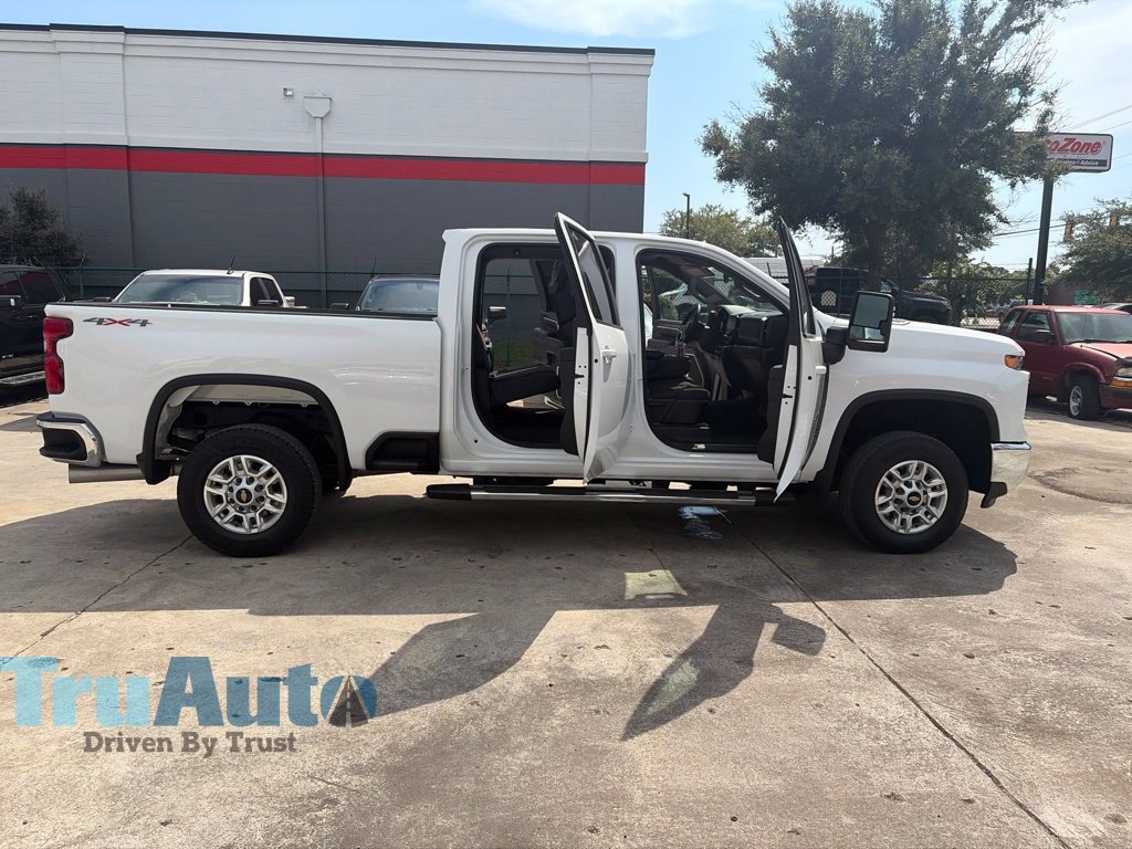 Used 2025 Chevrolet Silverado 2500 LT w/ Convenience Package AWD/4WD image 19