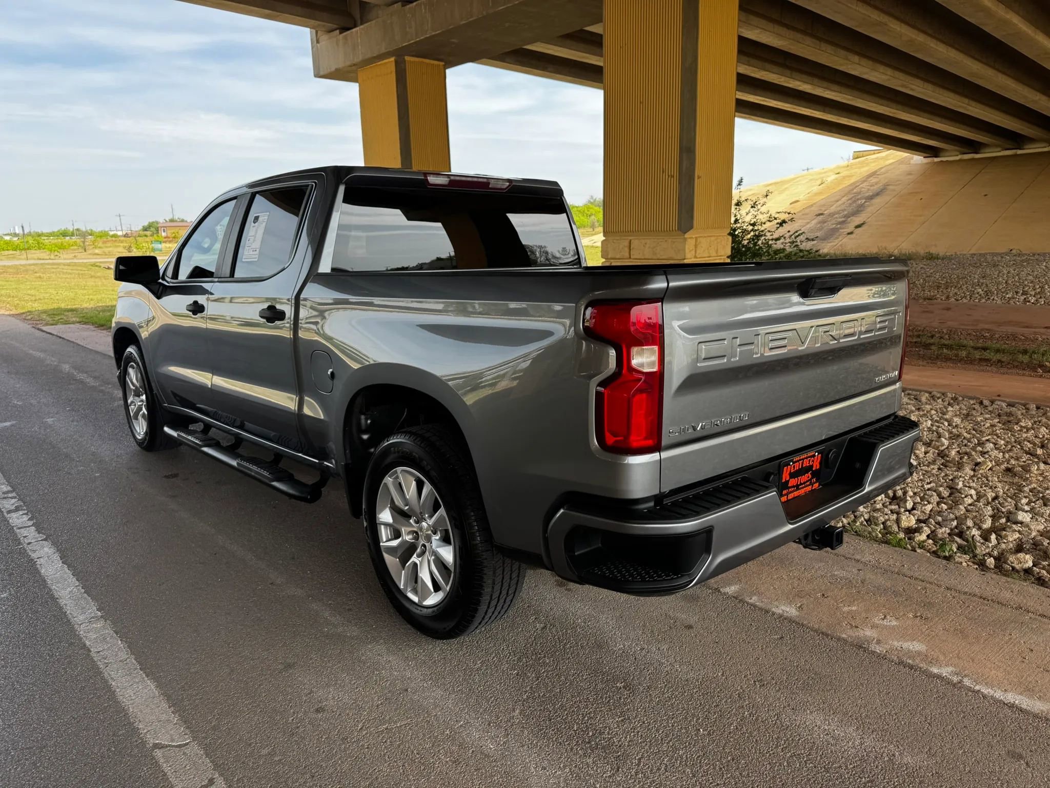 Used 2020 Chevrolet Silverado 1500 Custom w/ Trailering Package image 5