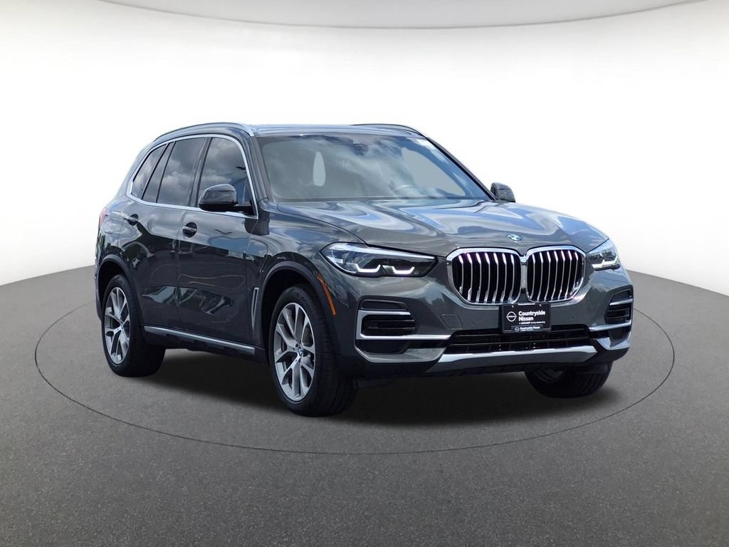 Used 2023 BMW X5 xDrive40i AWD/4WD image 3