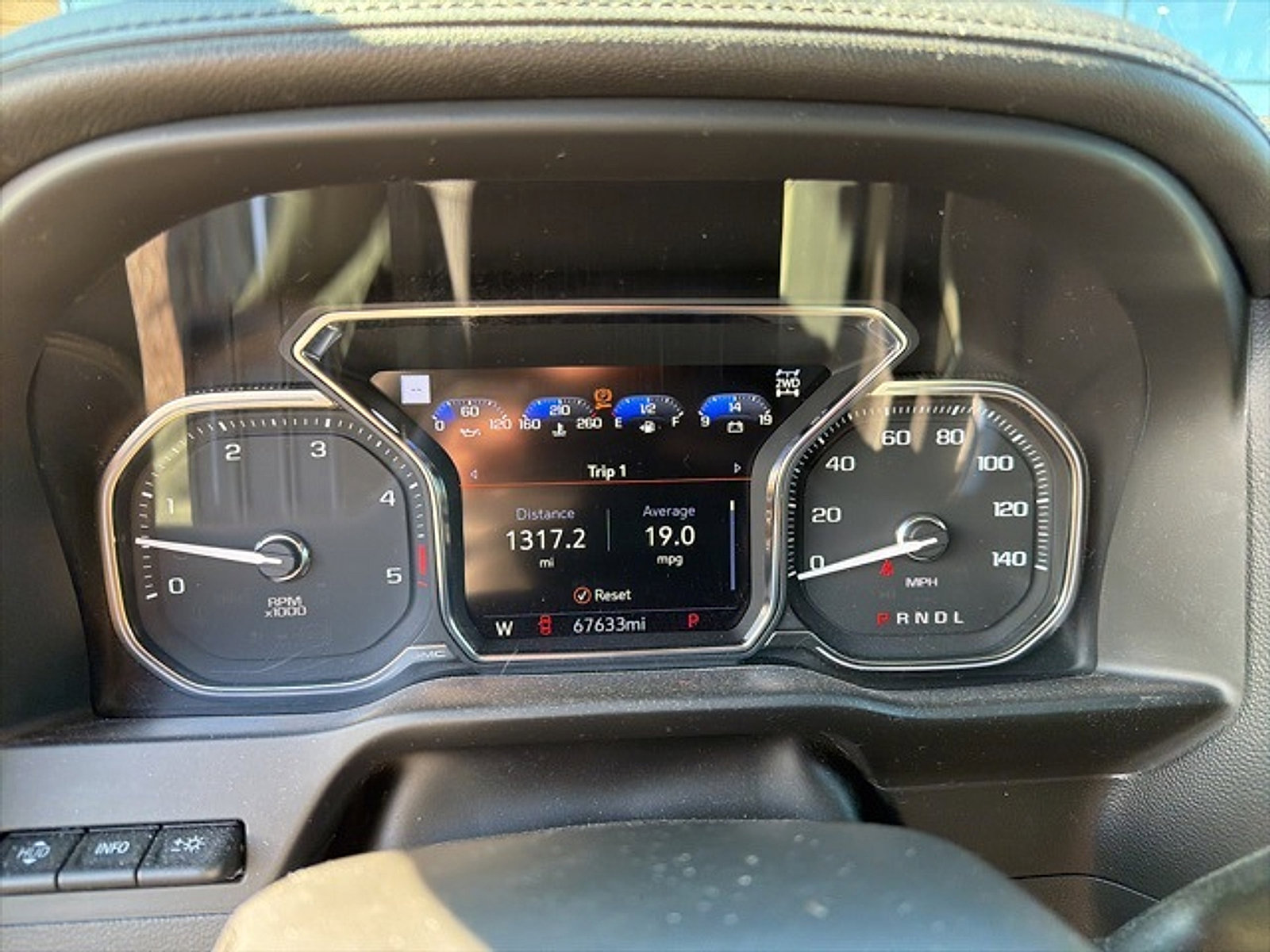 Used 2020 GMC Sierra 2500 AT4 w/ AT4 Premium Package image 4