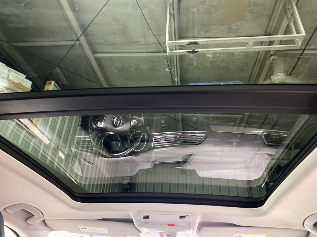 Used 2018 Volkswagen Tiguan SEL w/ 3rd Row Seat Package image 23