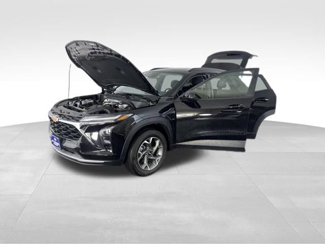 Used 2024 Chevrolet Trax LT w/ Driver Confidence Package image 12