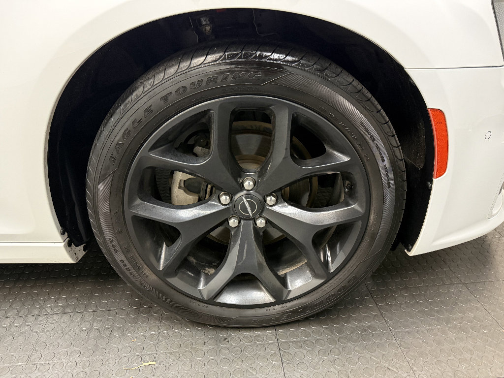 Used 2021 Chrysler 300 Touring L RWD image 13