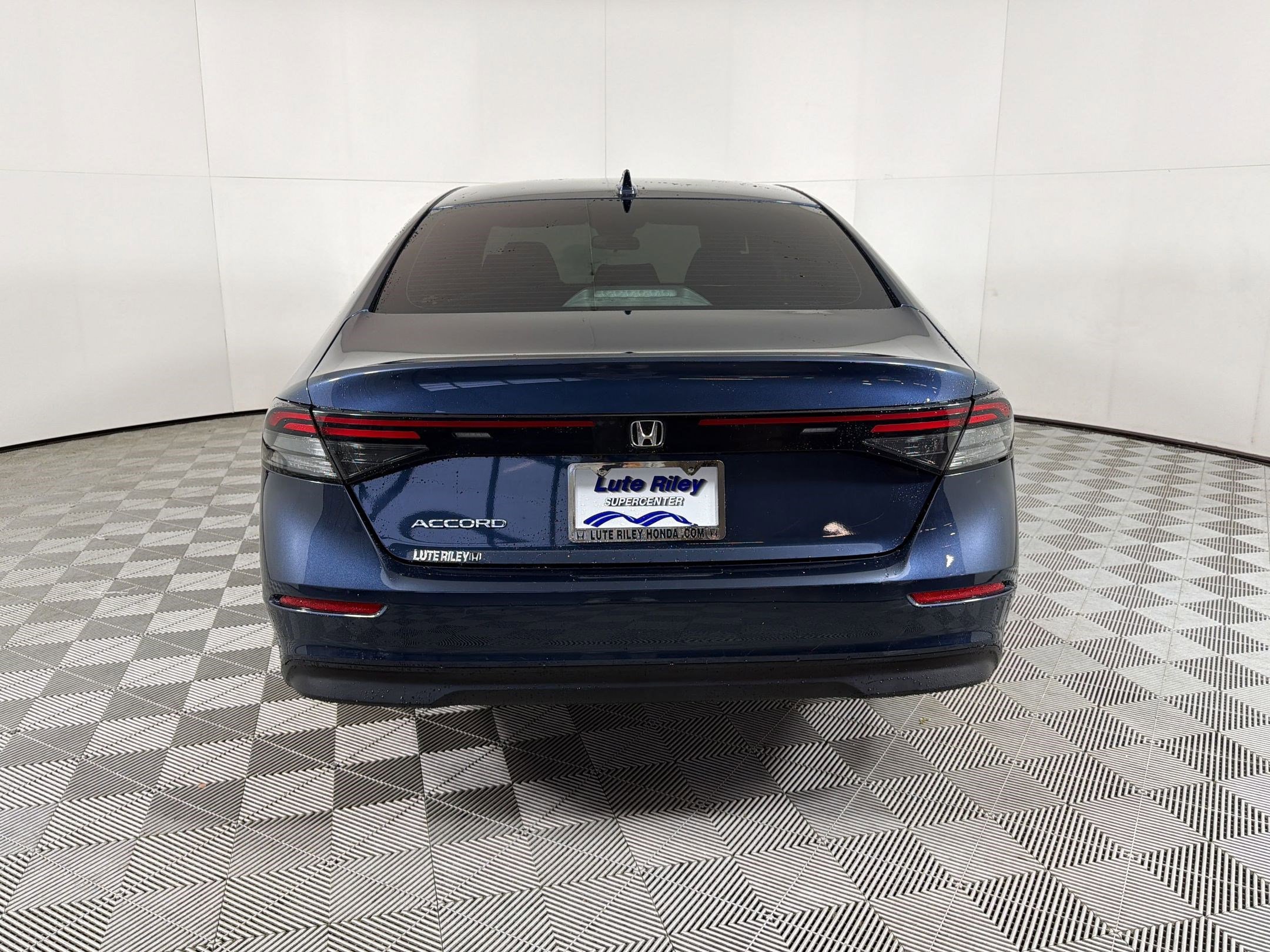 Certified 2023 Honda Accord EX image 10