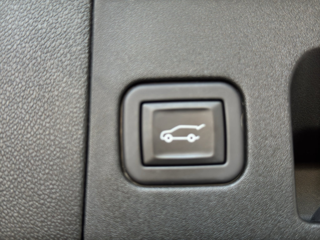 Used 2024 Cadillac XT5 Premium Luxury w/ LPO, Floor Liner Package AWD/4WD image 21
