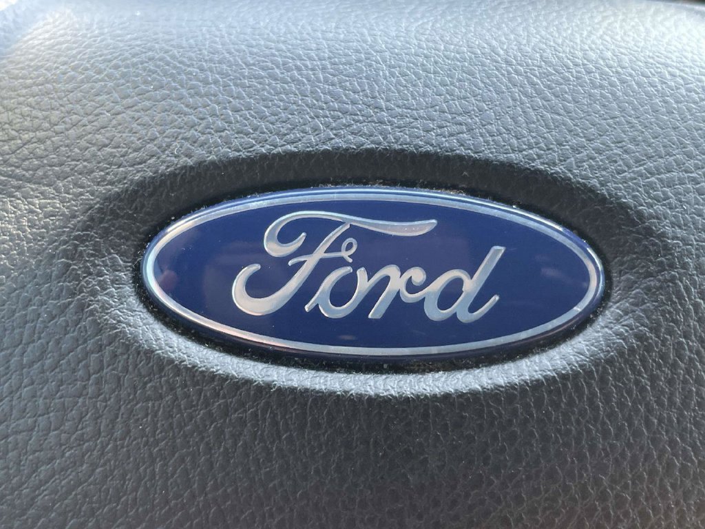Used 2020 Ford Edge SE FWD image 28