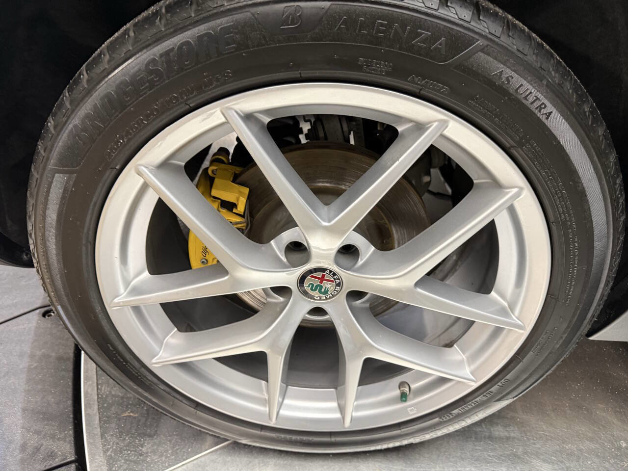 Used 2018 Alfa Romeo Stelvio Ti Sport image 32