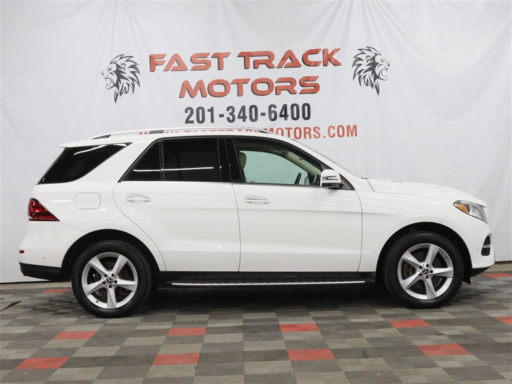 Used 2019 Mercedes-Benz GLE 400 4MATIC image 4