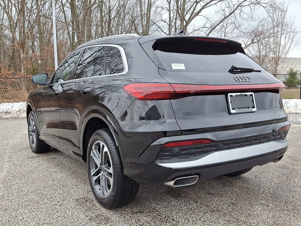 Used 2025 Audi Q5 2.0T Premium w/ Convenience Package image 4