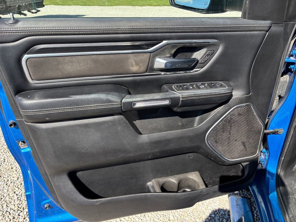Used 2012 Dodge Grand Caravan SXT FWD image 18