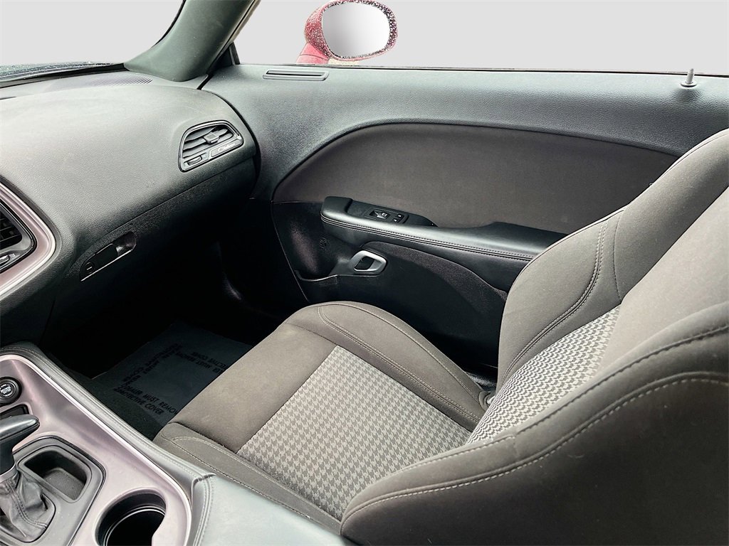 Used 2020 Dodge Challenger SXT w/ Blacktop Package image 21