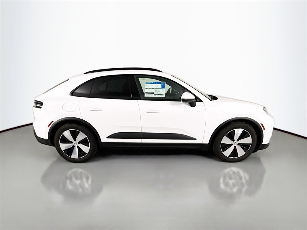 Used 2025 Porsche Macan Electric image 8
