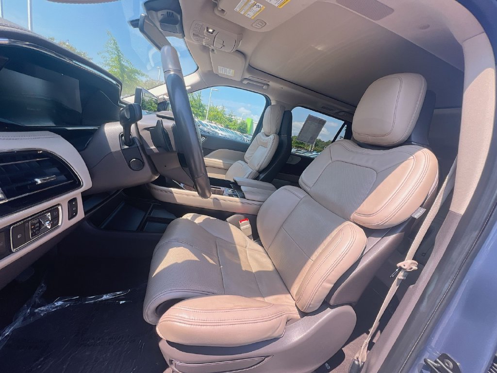 Used 2022 Lincoln Navigator L Reserve AWD/4WD image 13
