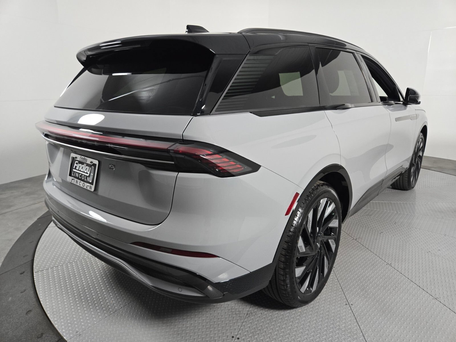 New 2026 Lincoln Nautilus Reserve w/ Jet Appearance Package AWD/4WD image 4