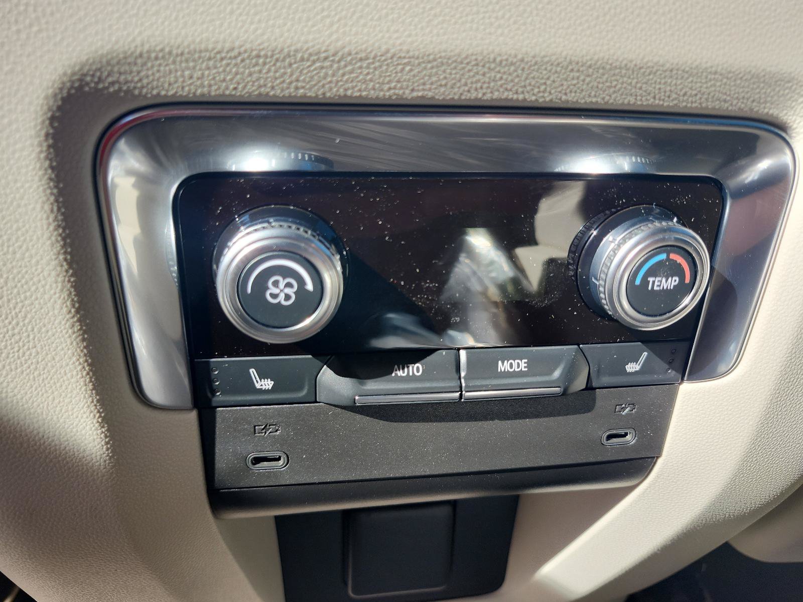 New 2026 GMC Yukon XL Denali w/ Sun & Power Step Package AWD/4WD image 10