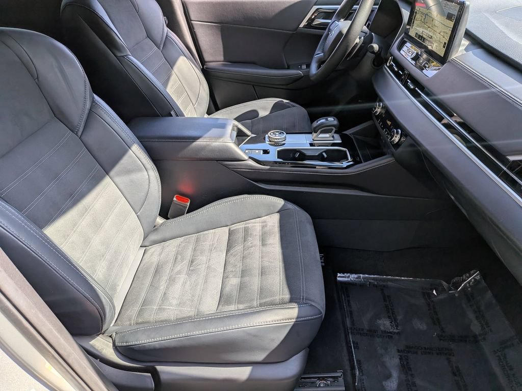 Used 2025 Mitsubishi Outlander SE AWD/4WD image 32