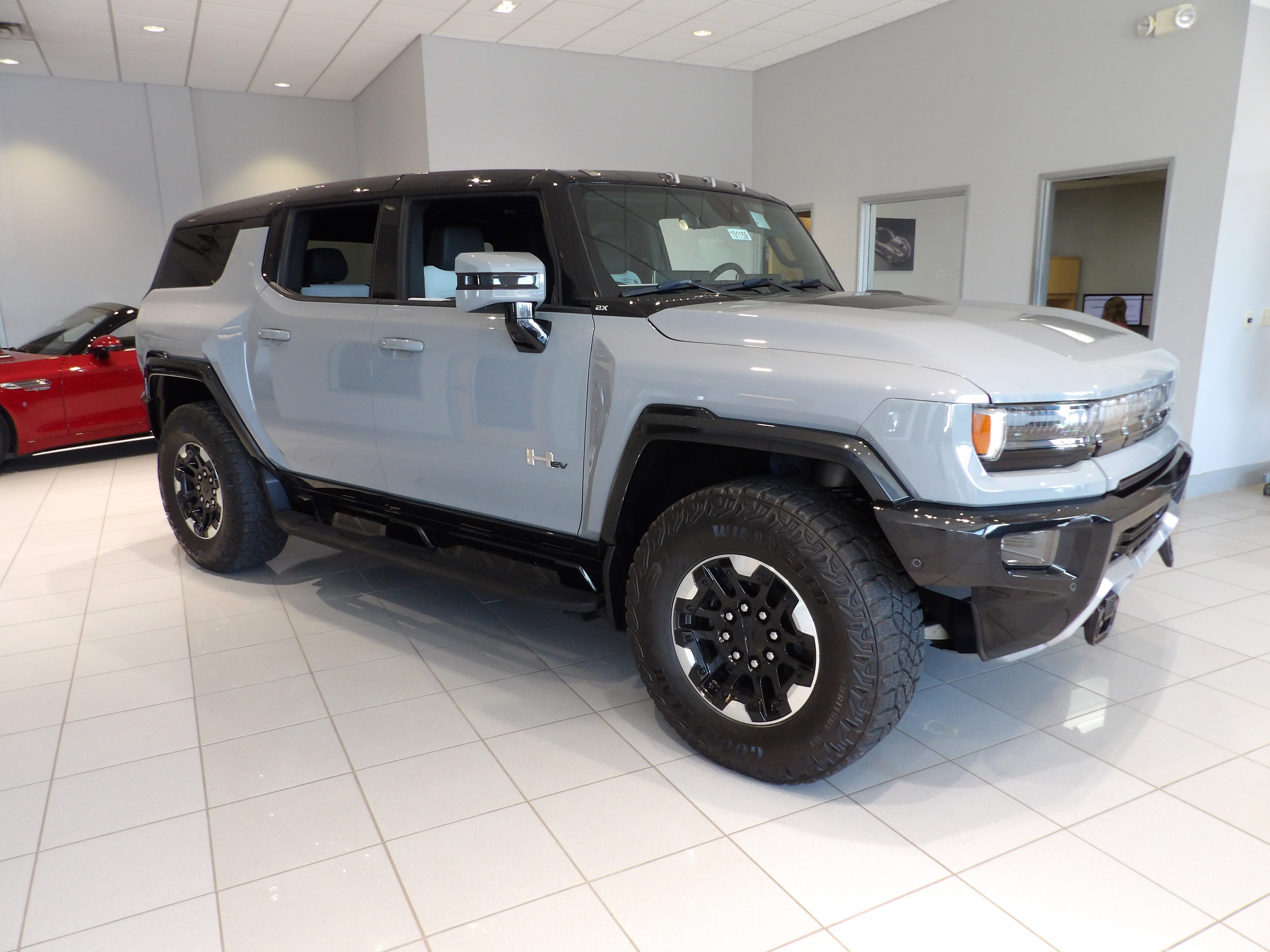 Used 2024 GMC Hummer EV 2X image 3
