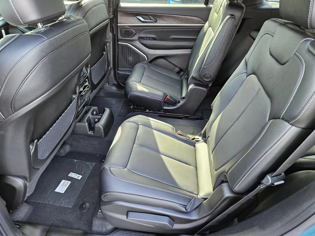 New 2026 Jeep Grand Cherokee L Limited AWD/4WD image 14