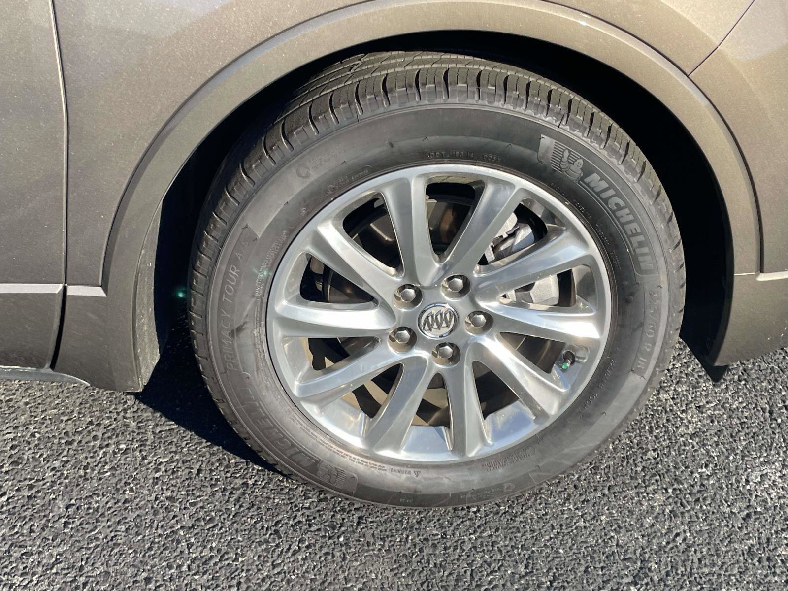 Used 2019 Buick Envision Essence image 3