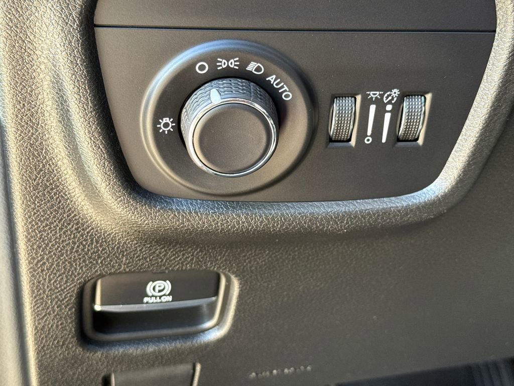 Used 2023 Jeep Grand Cherokee Altitude image 22