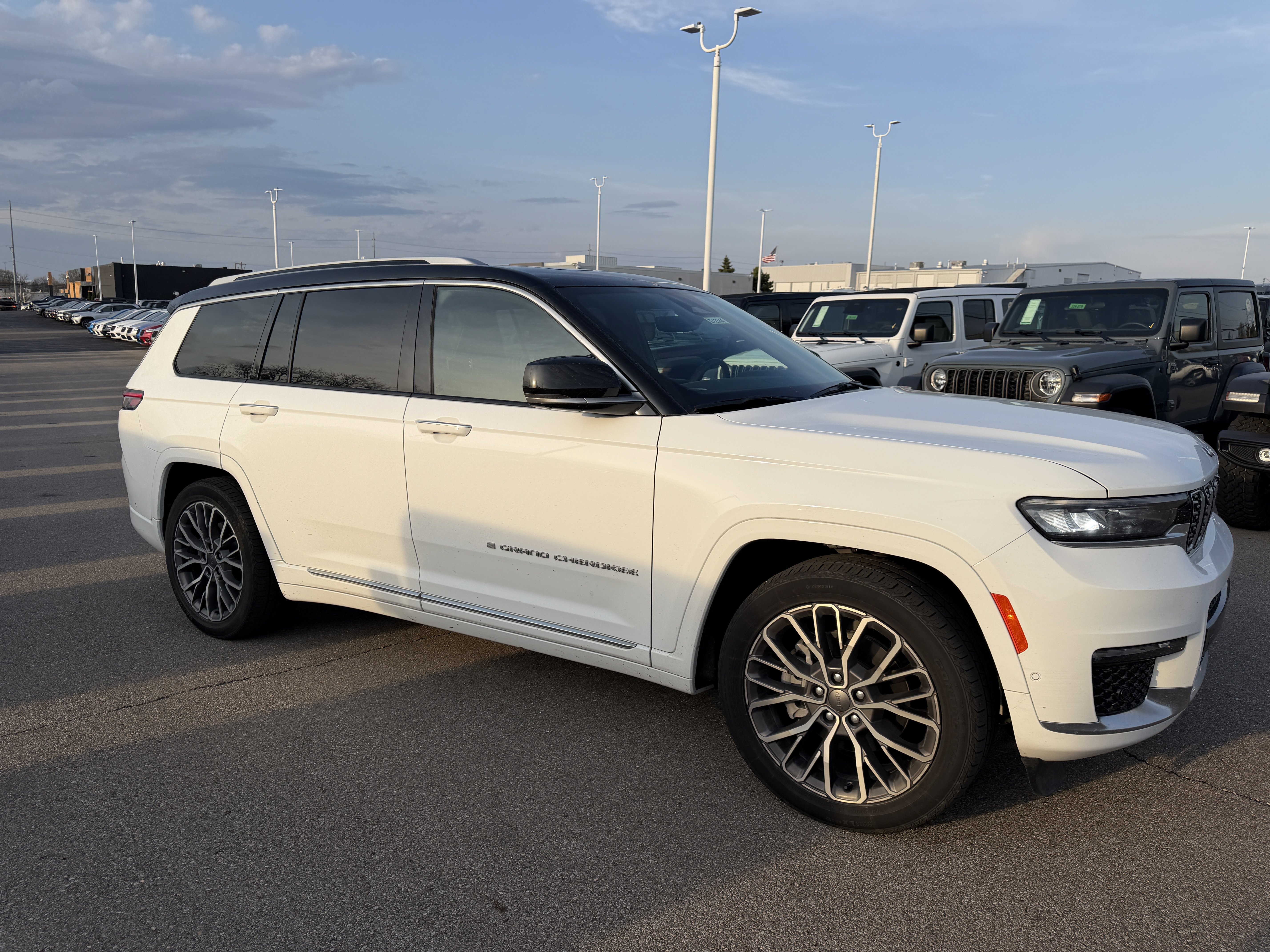 Certified 2023 Jeep Grand Cherokee L Summit image 12