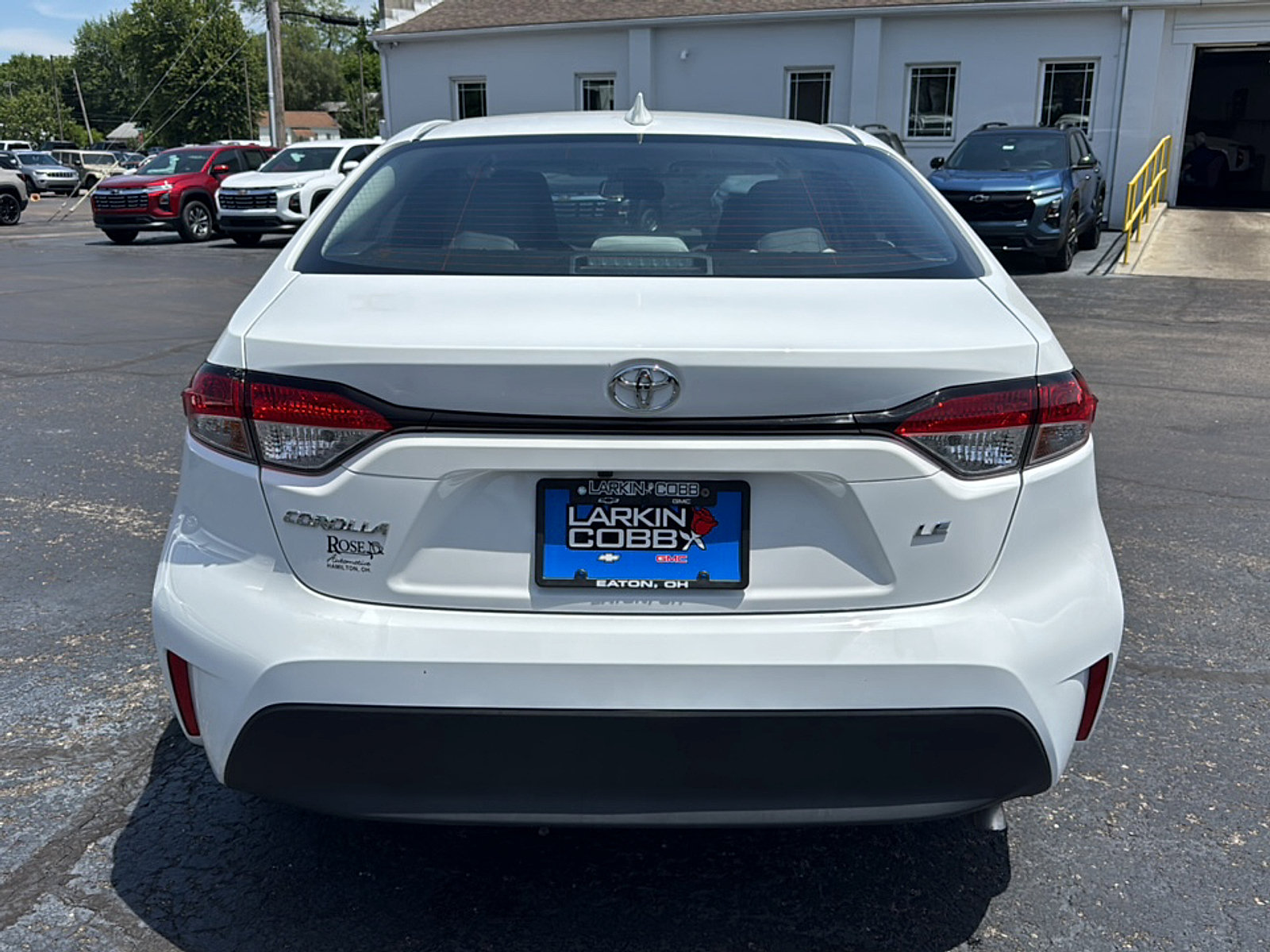 Used 2025 Toyota Corolla LE FWD image 5