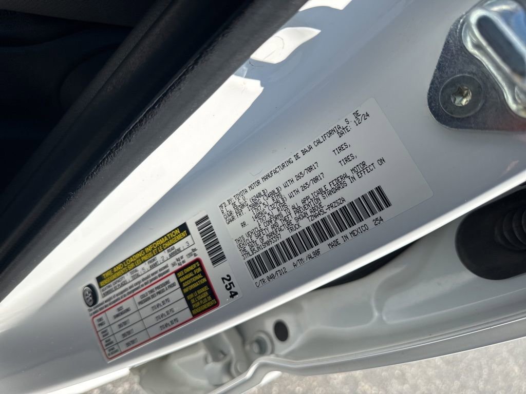 Used 2025 Toyota Tacoma TRD Off-Road image 36