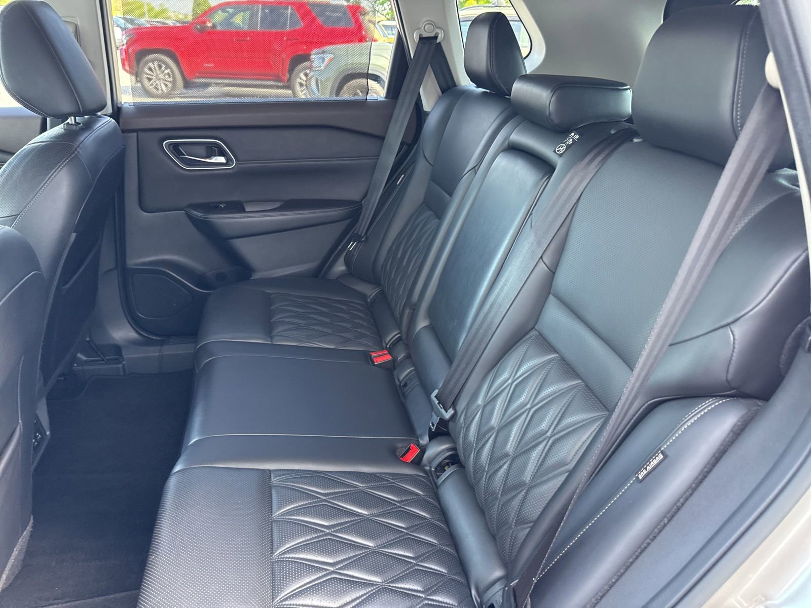 Used 2021 Nissan Rogue Platinum image 14