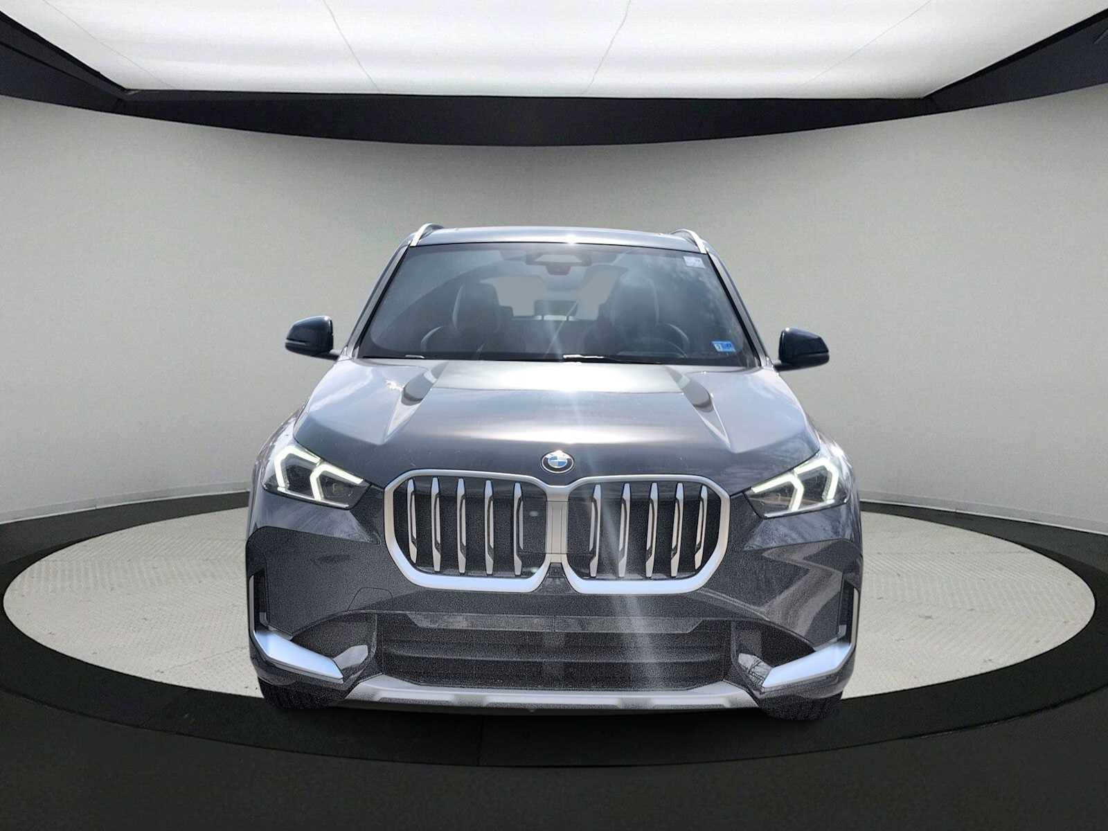 Used 2026 BMW X1 xDrive28i w/ Technology Package AWD/4WD image 3