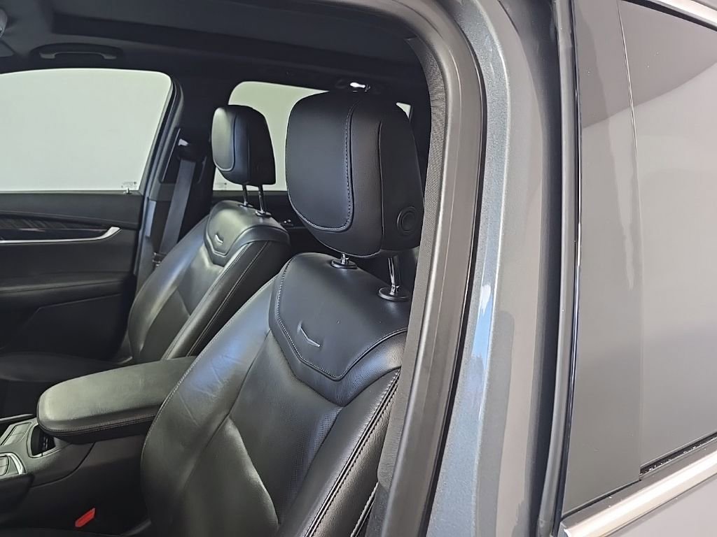 Used 2022 Cadillac XT6 Premium Luxury image 10