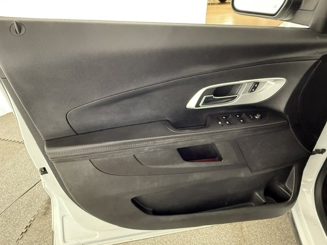 Used 2017 Chevrolet Equinox LT w/ Convenience Package FWD image 8