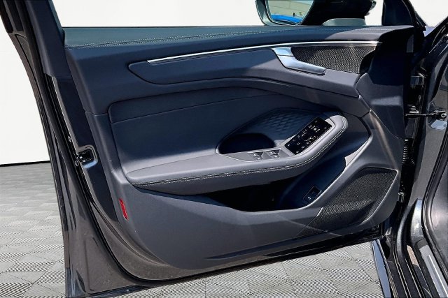 New 2026 Audi A6 Premium Plus AWD/4WD image 18