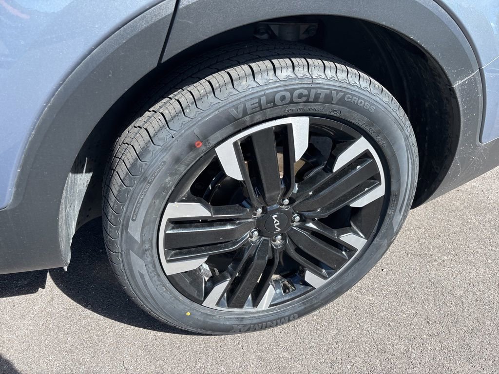 Certified 2024 Kia Telluride SX Prestige w/ Towing Package image 3