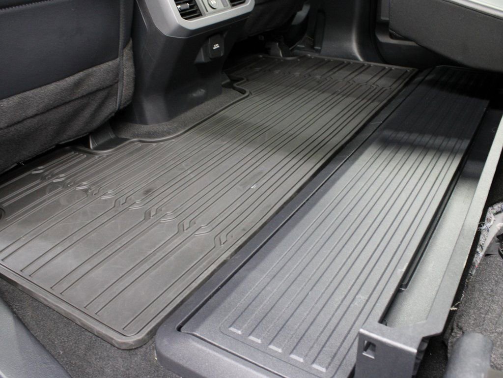 Used 2025 Ford F350 Lariat w/ Black Appearance Package image 74