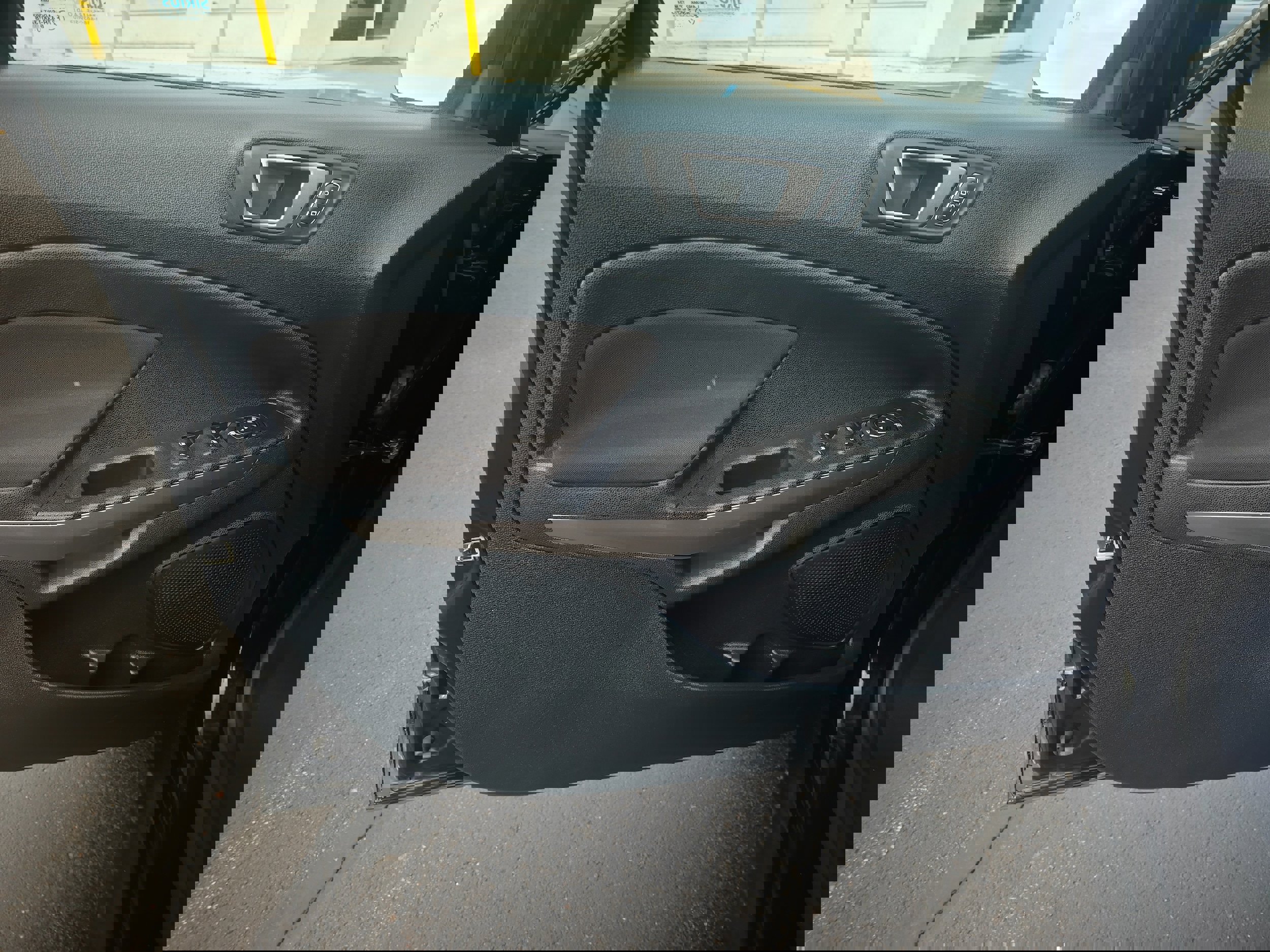 Used 2020 Ford EcoSport SE w/ SE Convenience Package image 8