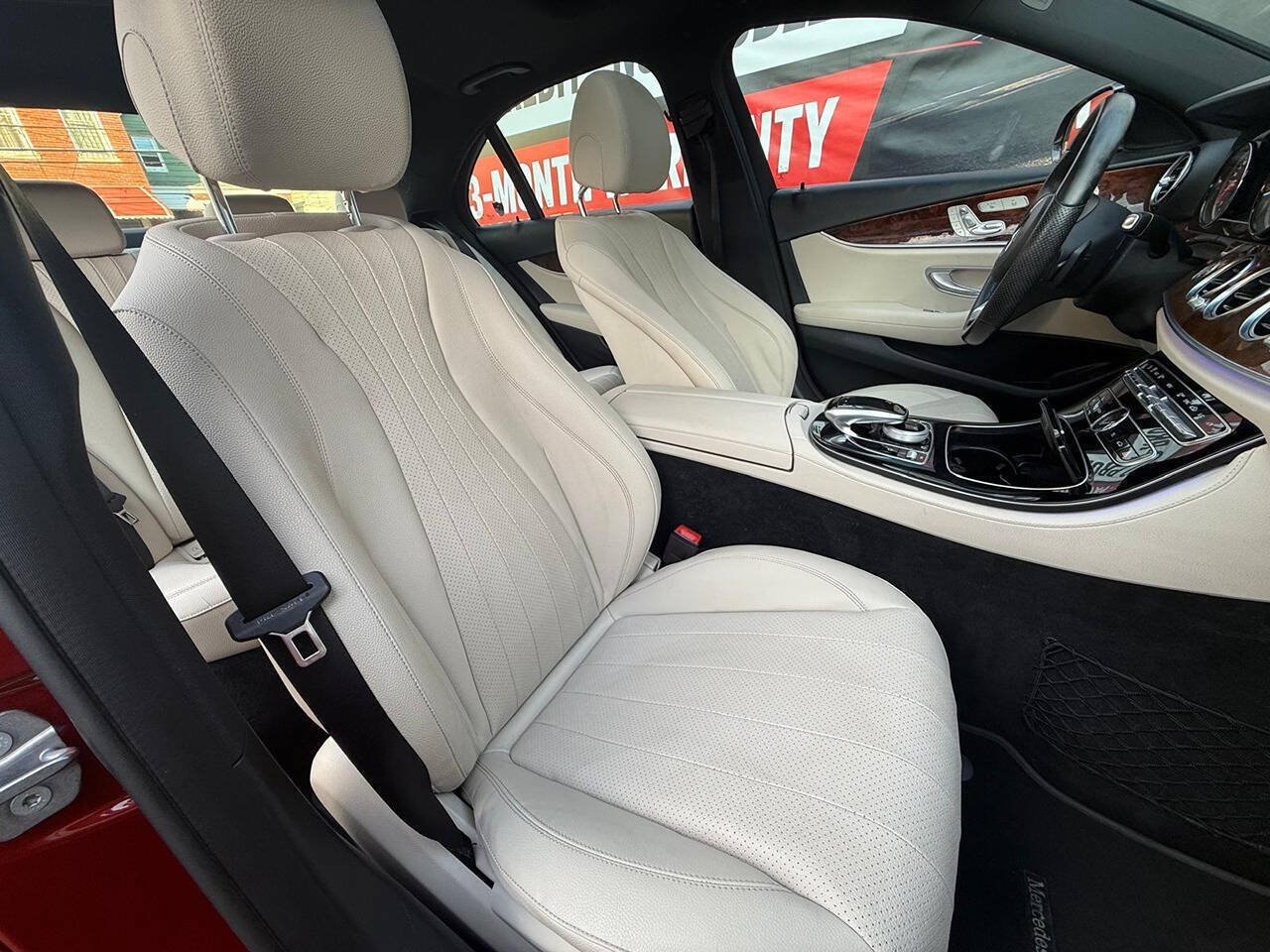 Used 2017 Mercedes-Benz E 300 4MATIC image 6