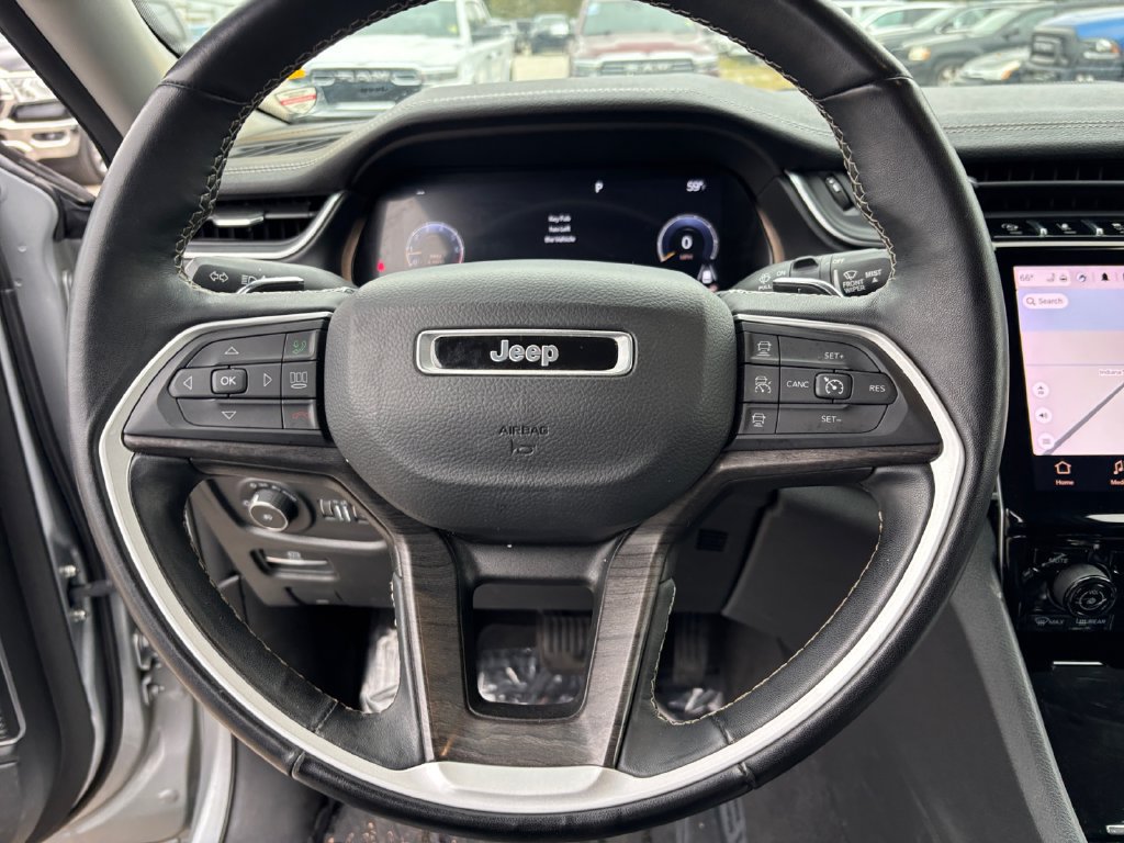 Used 2022 Jeep Grand Cherokee L Limited AWD/4WD image 29