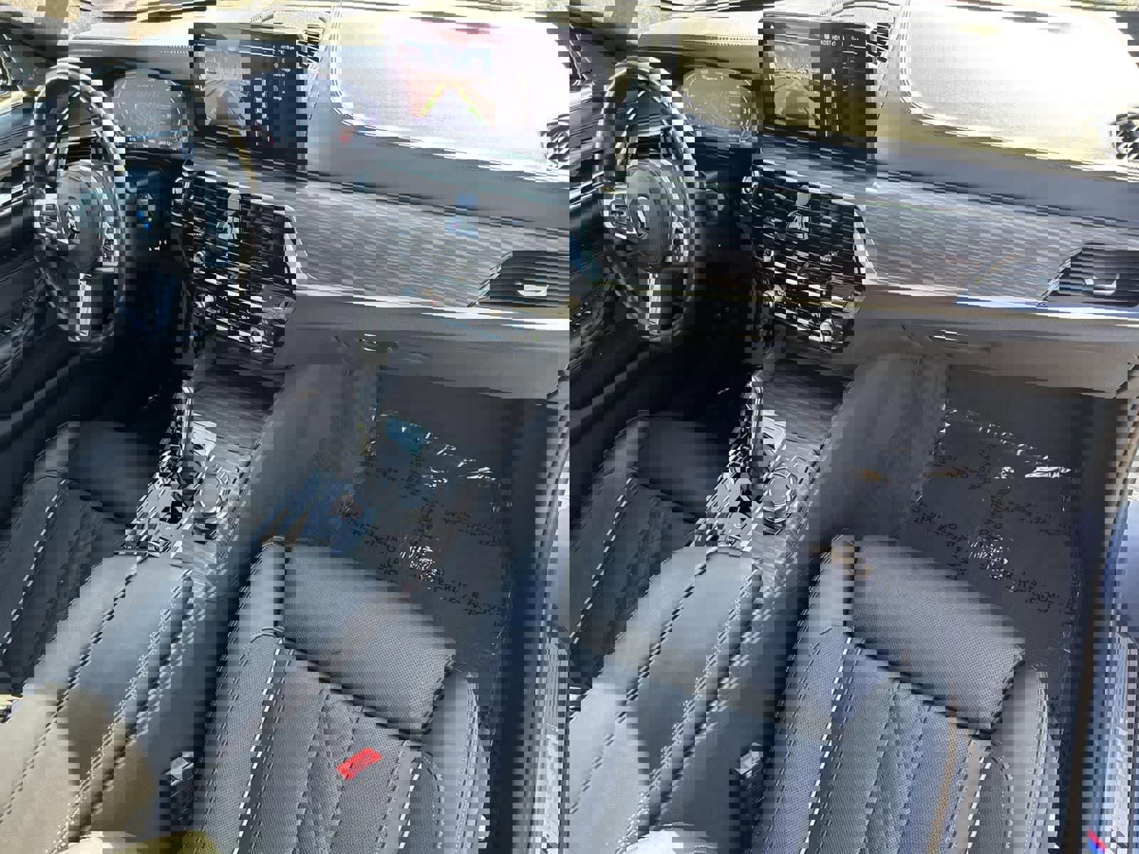 Used 2022 BMW M550i xDrive w/ Dynamic Handling Package image 41