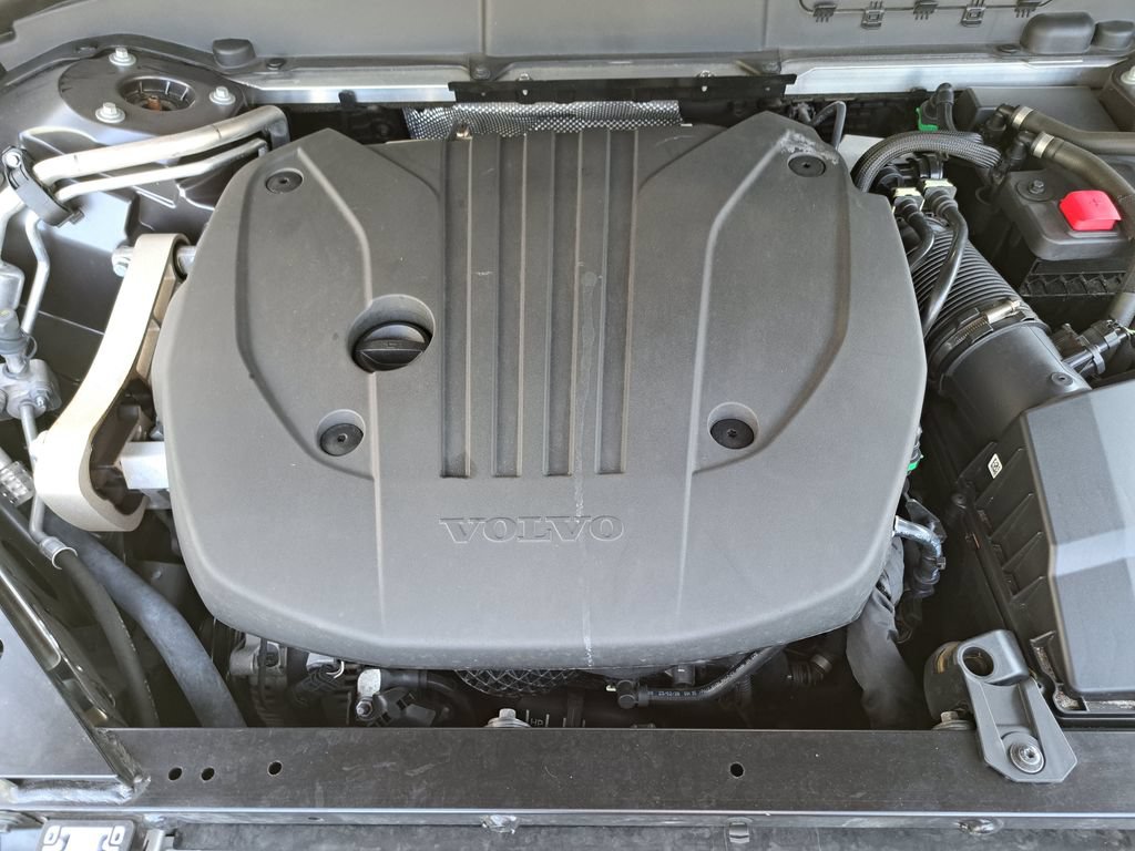 Used 2024 Volvo XC60 B5 Ultimate AWD/4WD image 25