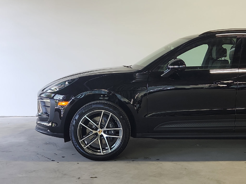 New 2026 Porsche Macan AWD/4WD image 6