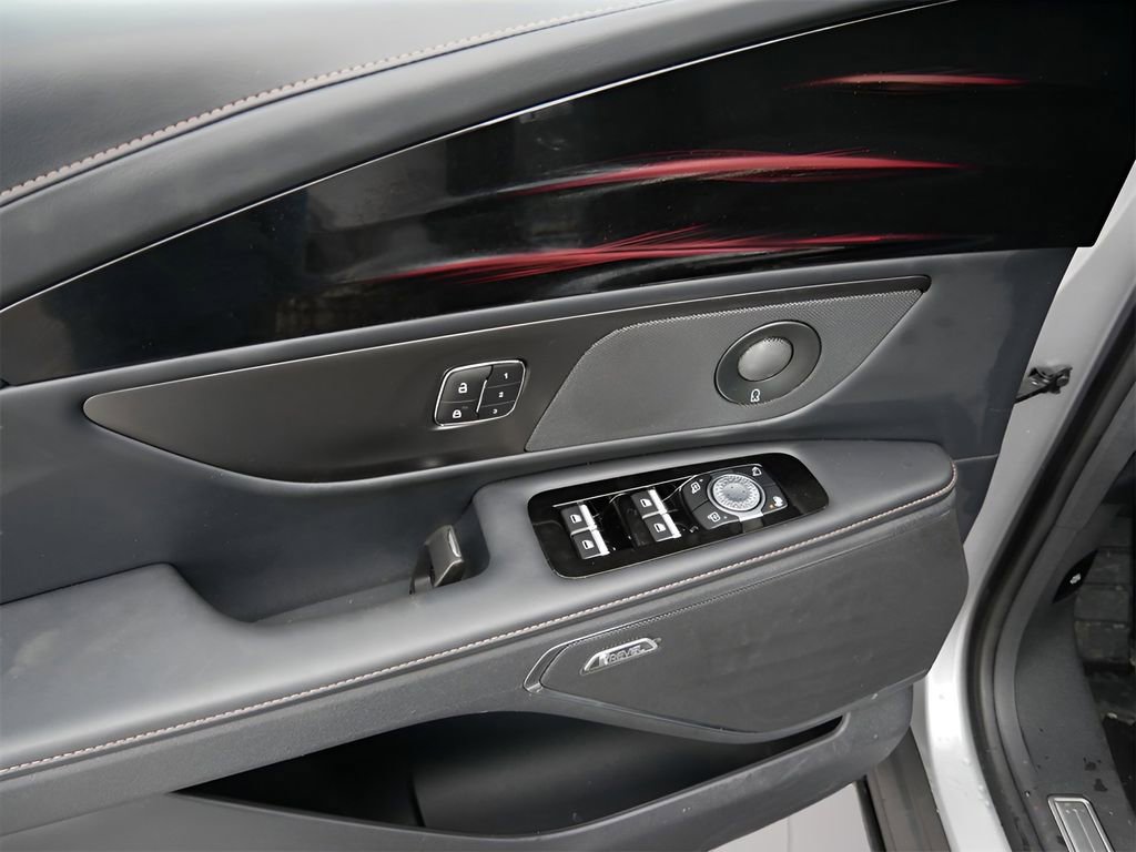 Used 2024 Lincoln Nautilus Premier w/ Equipment Group 102A image 16