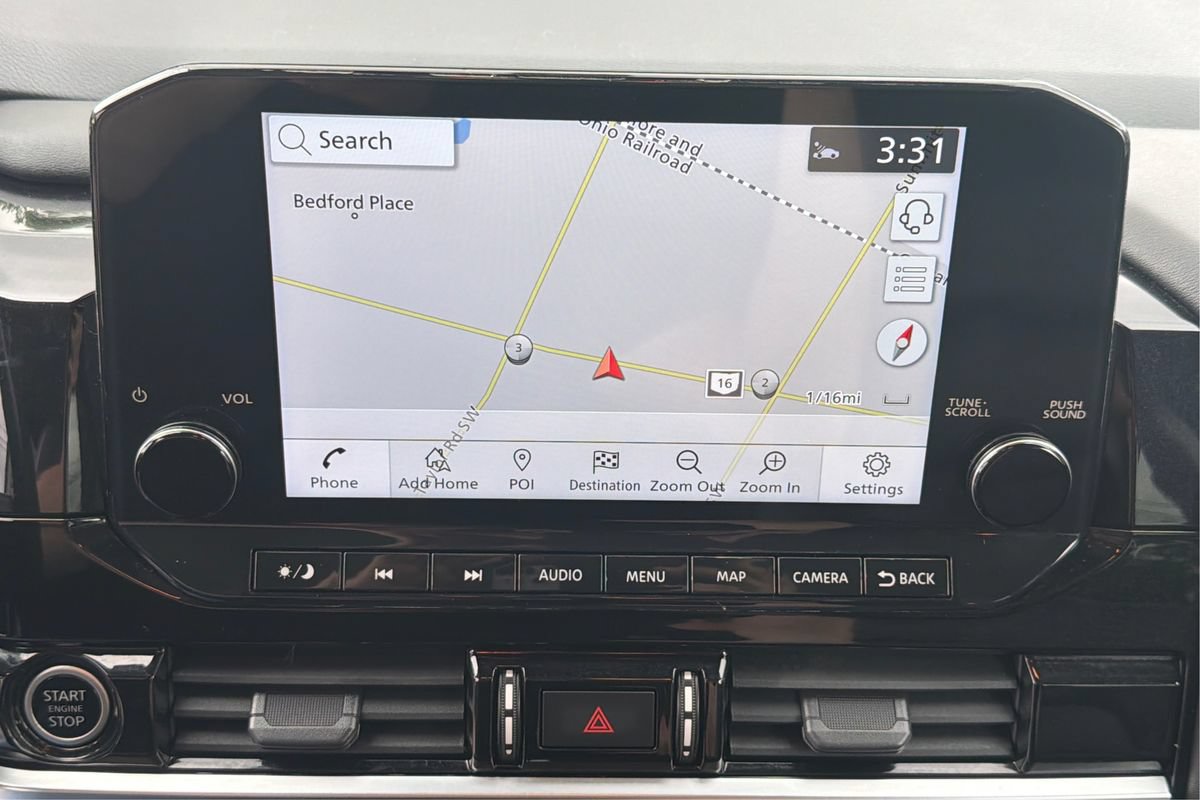 Used 2022 Nissan Pathfinder SL w/ Lighting Package (N92) AWD/4WD image 30