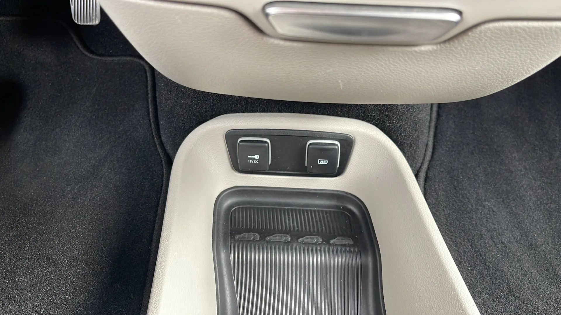 Used 2019 Chrysler Pacifica Touring Plus w/ Tire & Wheel Group image 25