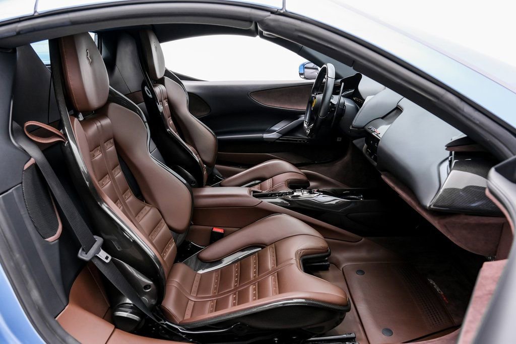 Used 2022 Ferrari SF90 Spider image 40