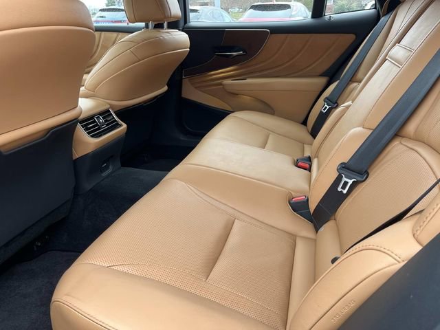 Certified 2023 Lexus LS 500 w/ Accessory Package (Z2) RWD image 21