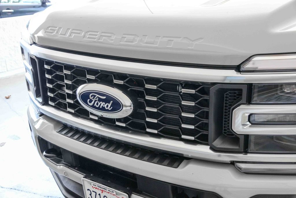 Used 2026 Ford F450 Platinum w/ FX4 Off-Road Package AWD/4WD image 10